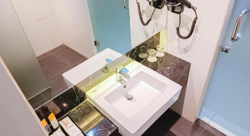 Brits Hotel קארוואנג מראה חיצוני תמונה