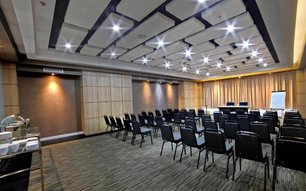 Brits Hotel קארוואנג מראה חיצוני תמונה